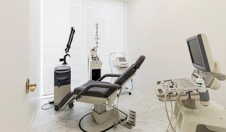 Laser and ultrasound treatment room